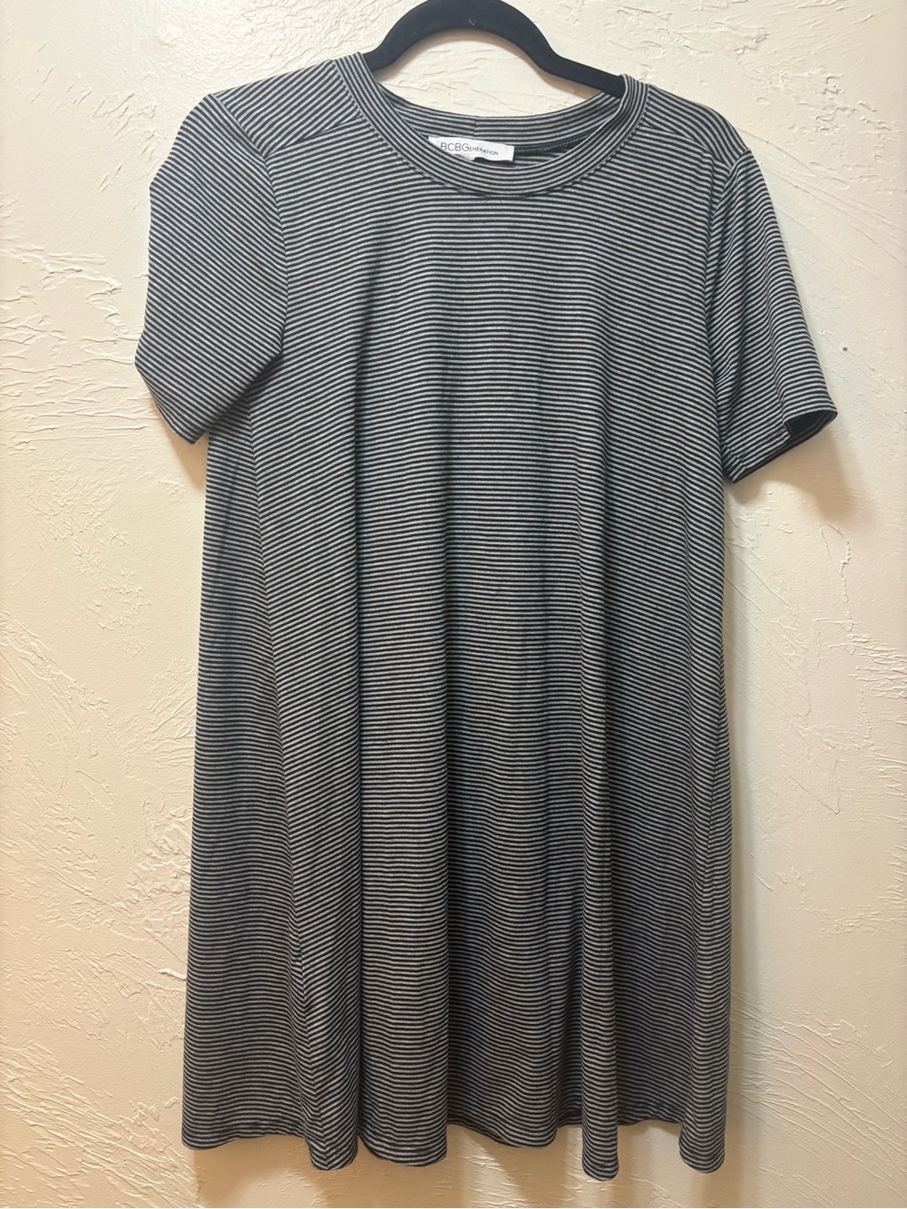 BCBGMAXAZRIA Black & Gray Striped Short Sleeve Swing Dress